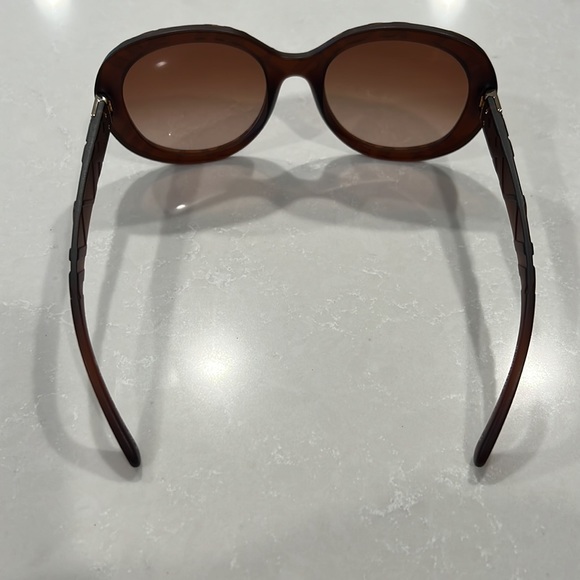 NWOT [Burberry] Women’s Oversized Sunglasses MATTE BROWN B4218 3583/13 with Case - Picture 4 of 7